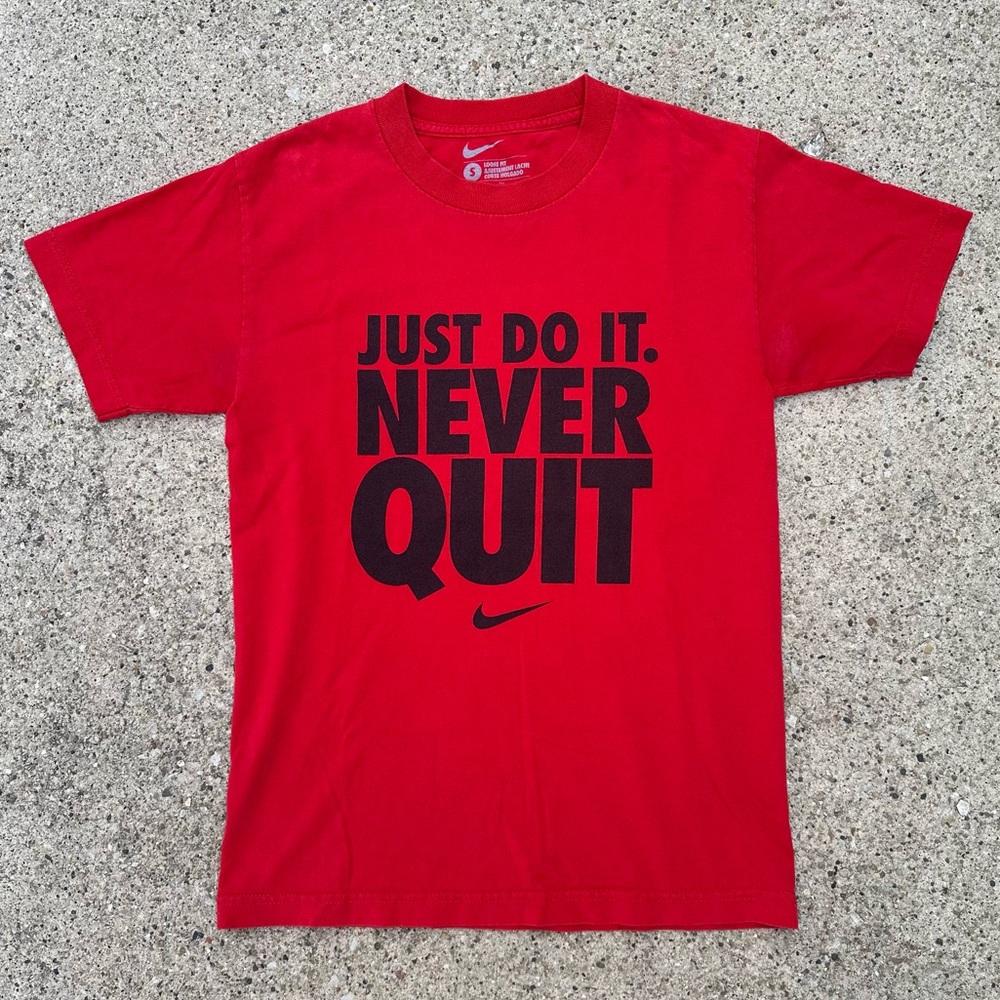 Nike Red Just Do it Never Quit motivation quote t-shirt Men’s Small 2010s swag